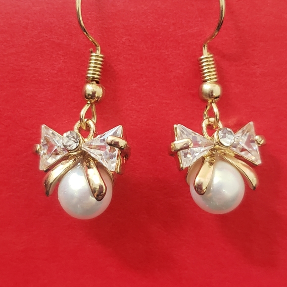 Pearl Bow Dangle Earrings - Picture 2 of 4